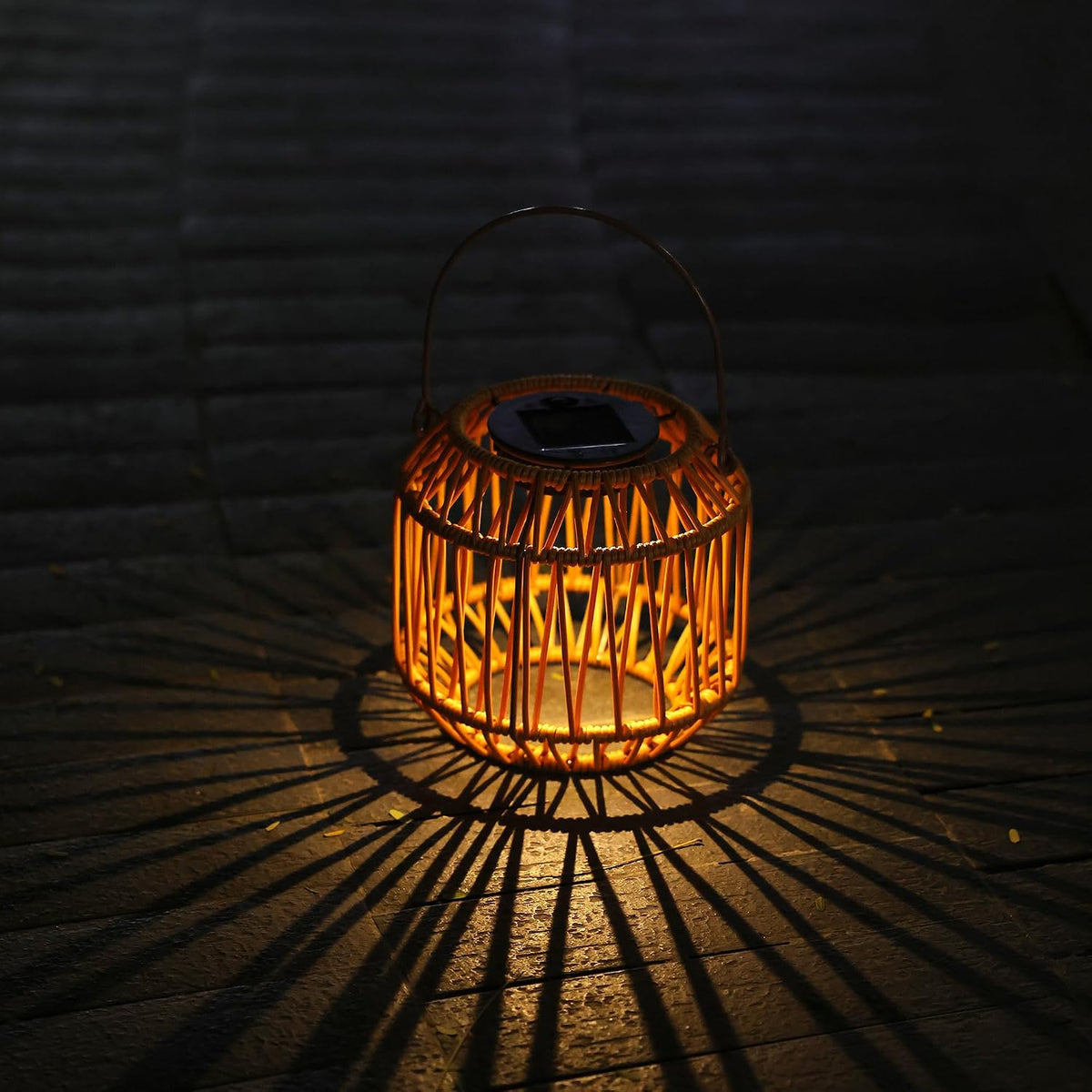 Solar-Powered Rattan Woven Lantern, Boho Decorative Table Lamp for Garden Patio Porch
