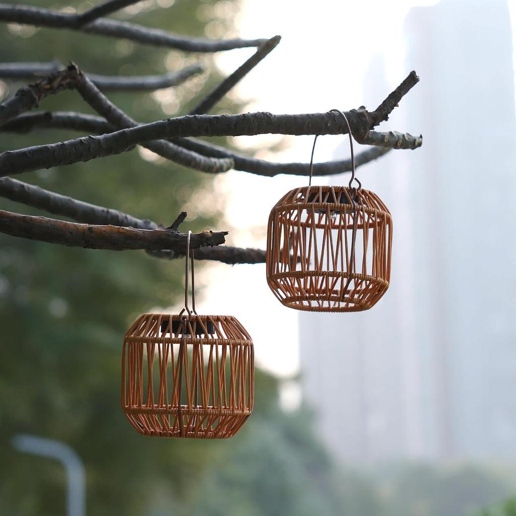 Solar-Powered Rattan Woven Lantern, Boho Decorative Table Lamp for Garden Patio Porch